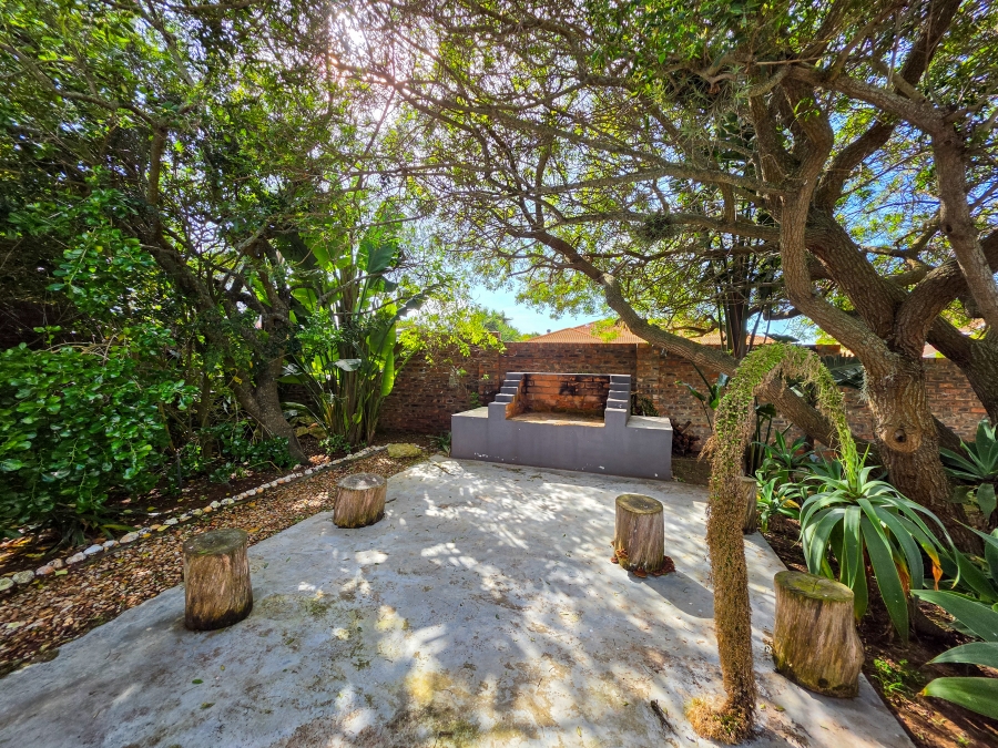 5 Bedroom Property for Sale in Stilbaai Wes Western Cape